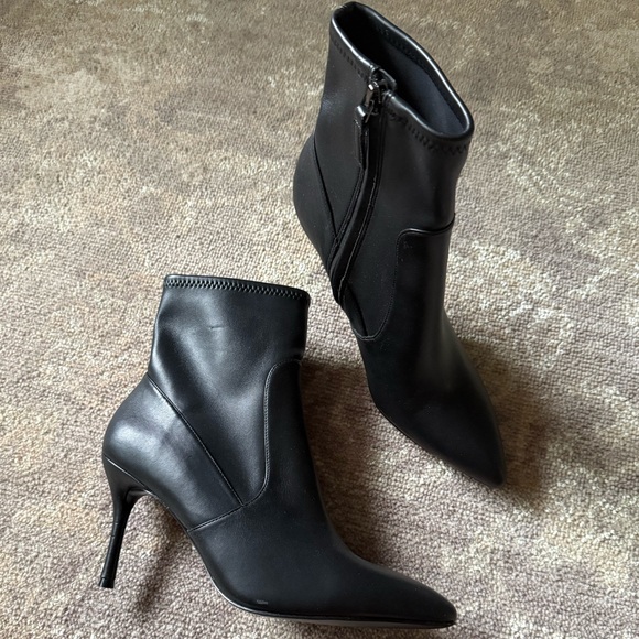 Nine West Black High Heeled Leather Booties 7.5M - Picture 3 of 6